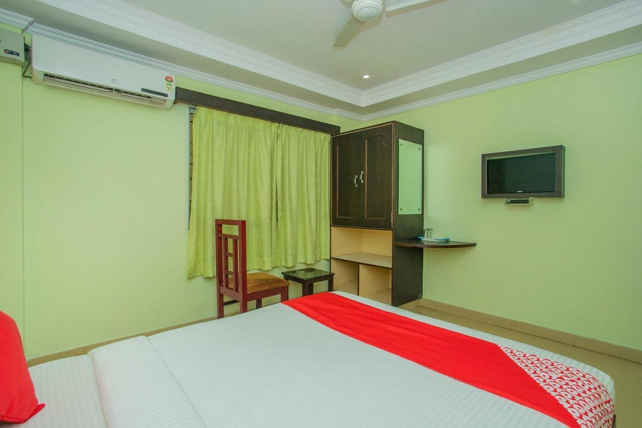 Oyo 25121 Bns Lodge Bangalore Extérieur photo