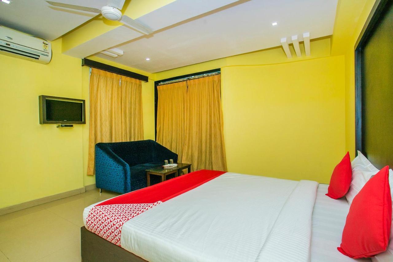 Oyo 25121 Bns Lodge Bangalore Extérieur photo