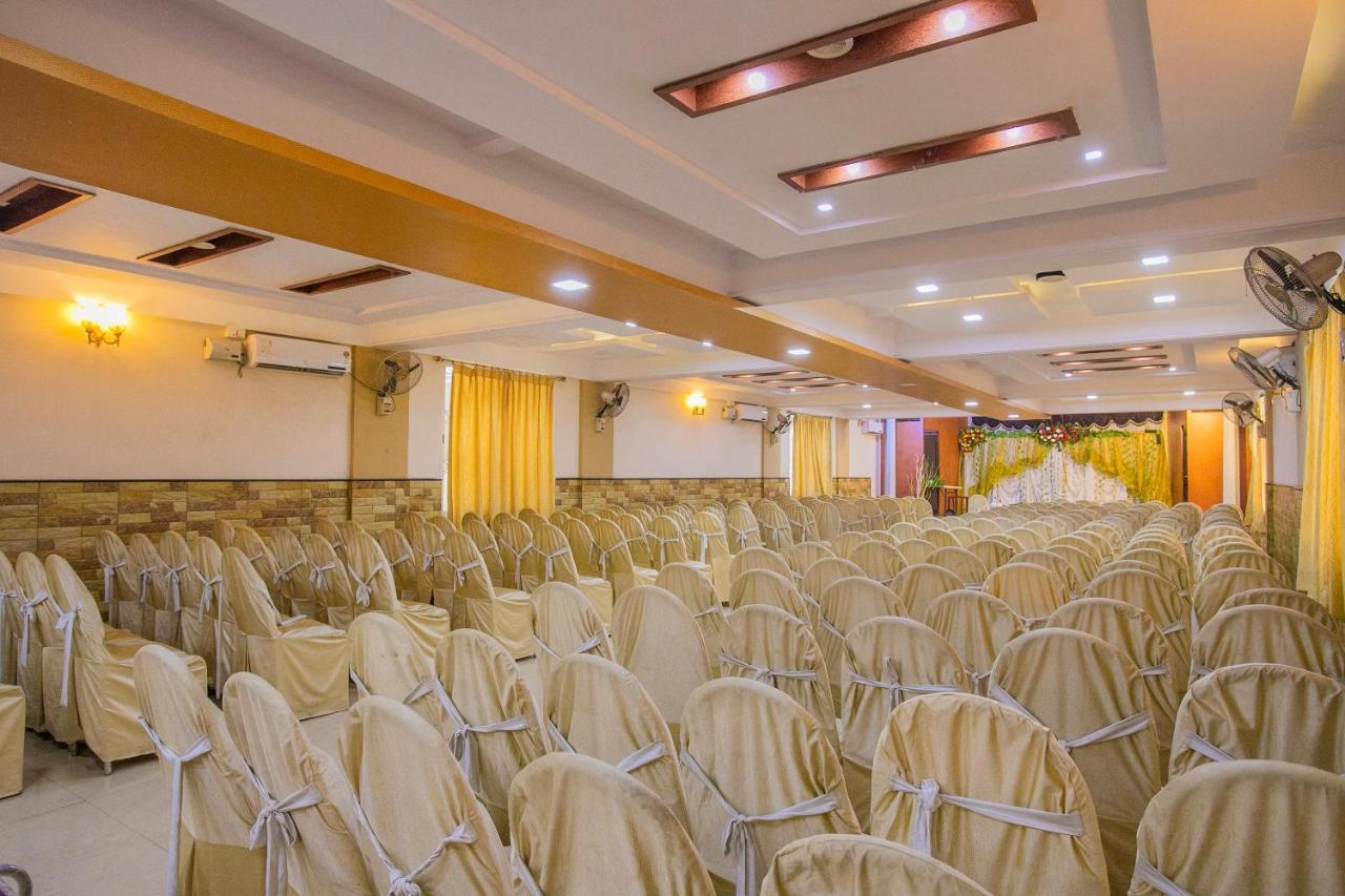 Oyo 25121 Bns Lodge Bangalore Extérieur photo