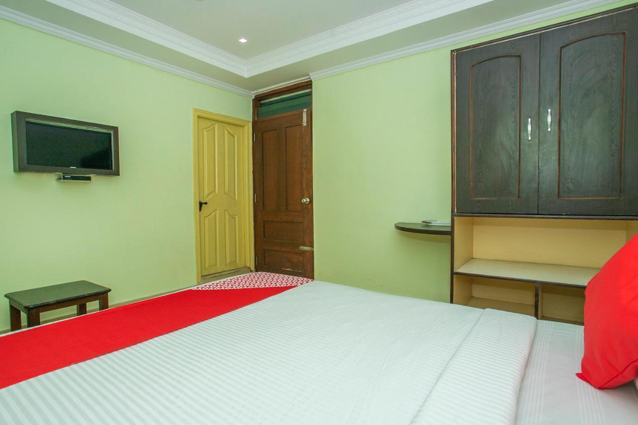 Oyo 25121 Bns Lodge Bangalore Extérieur photo