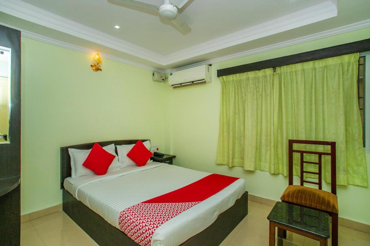 Oyo 25121 Bns Lodge Bangalore Extérieur photo