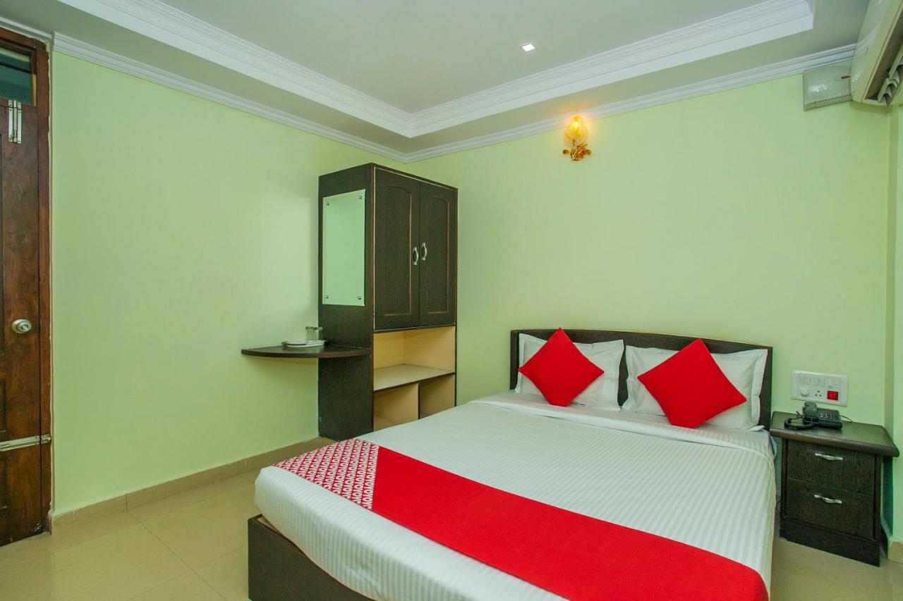 Oyo 25121 Bns Lodge Bangalore Extérieur photo