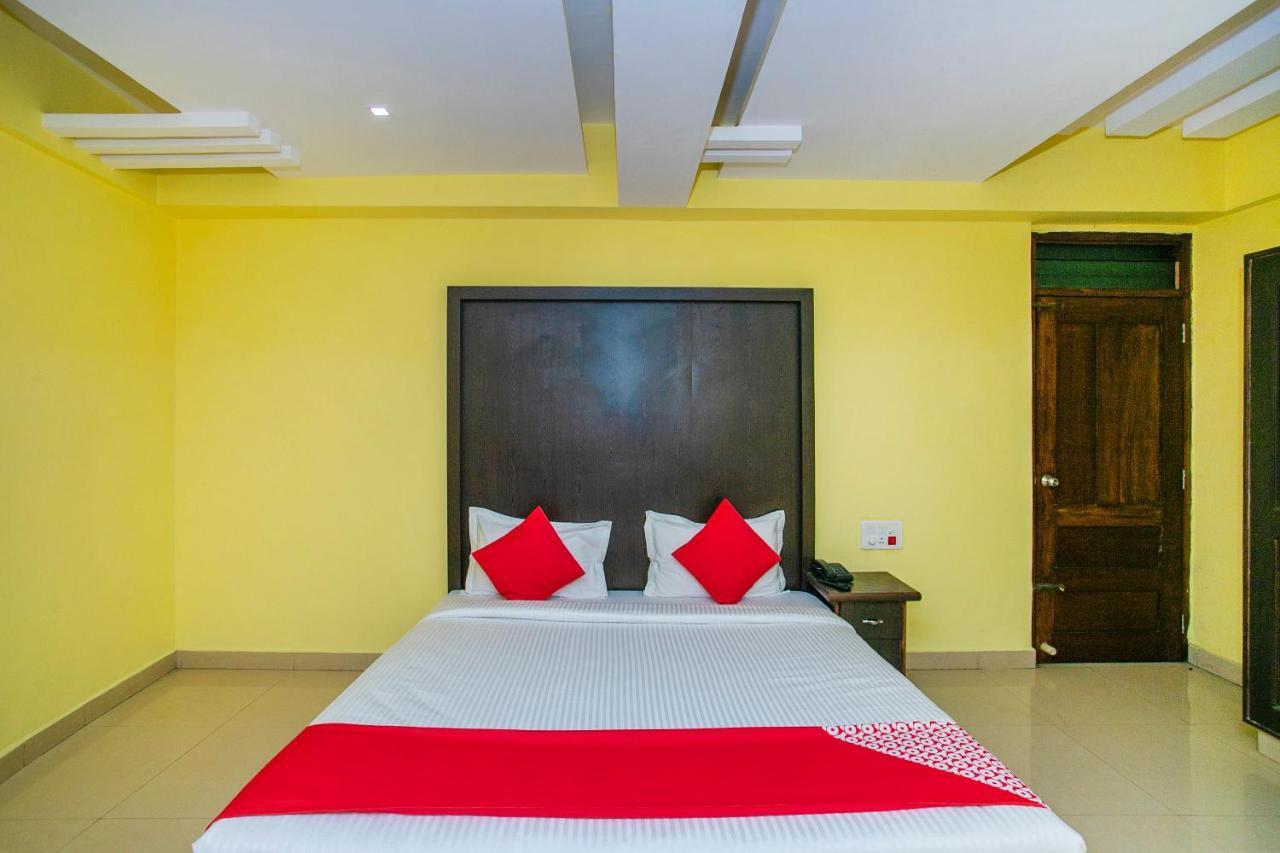 Oyo 25121 Bns Lodge Bangalore Extérieur photo